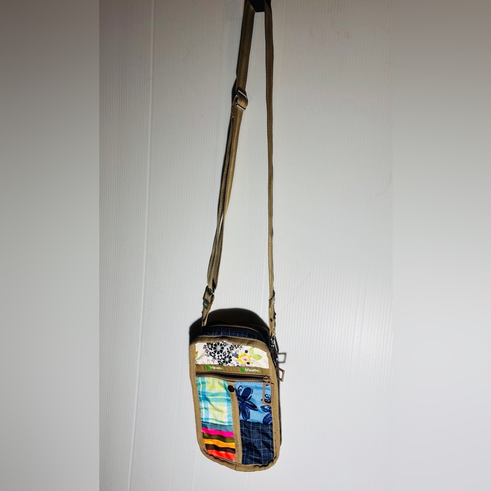LeSportsac Floral and Plaid Crossbody Bag - Picture 4 of 4